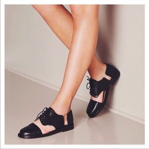 Minimarket Cut-Out Oxfords